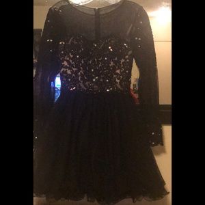 Woman’s | Dress | Prom